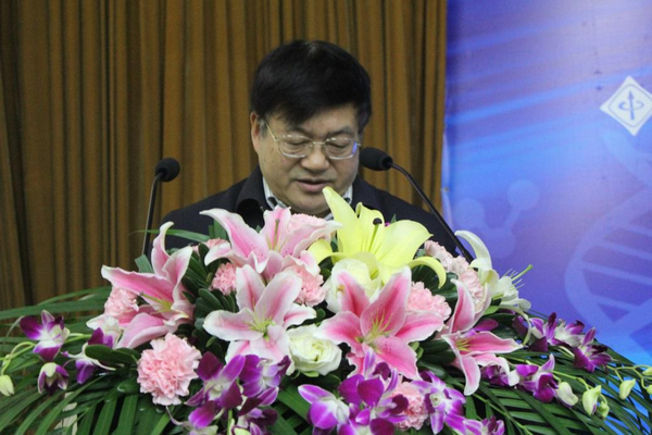 大会主席 中国中医科PG电子 常务副院长 刘保延研究员 发言
